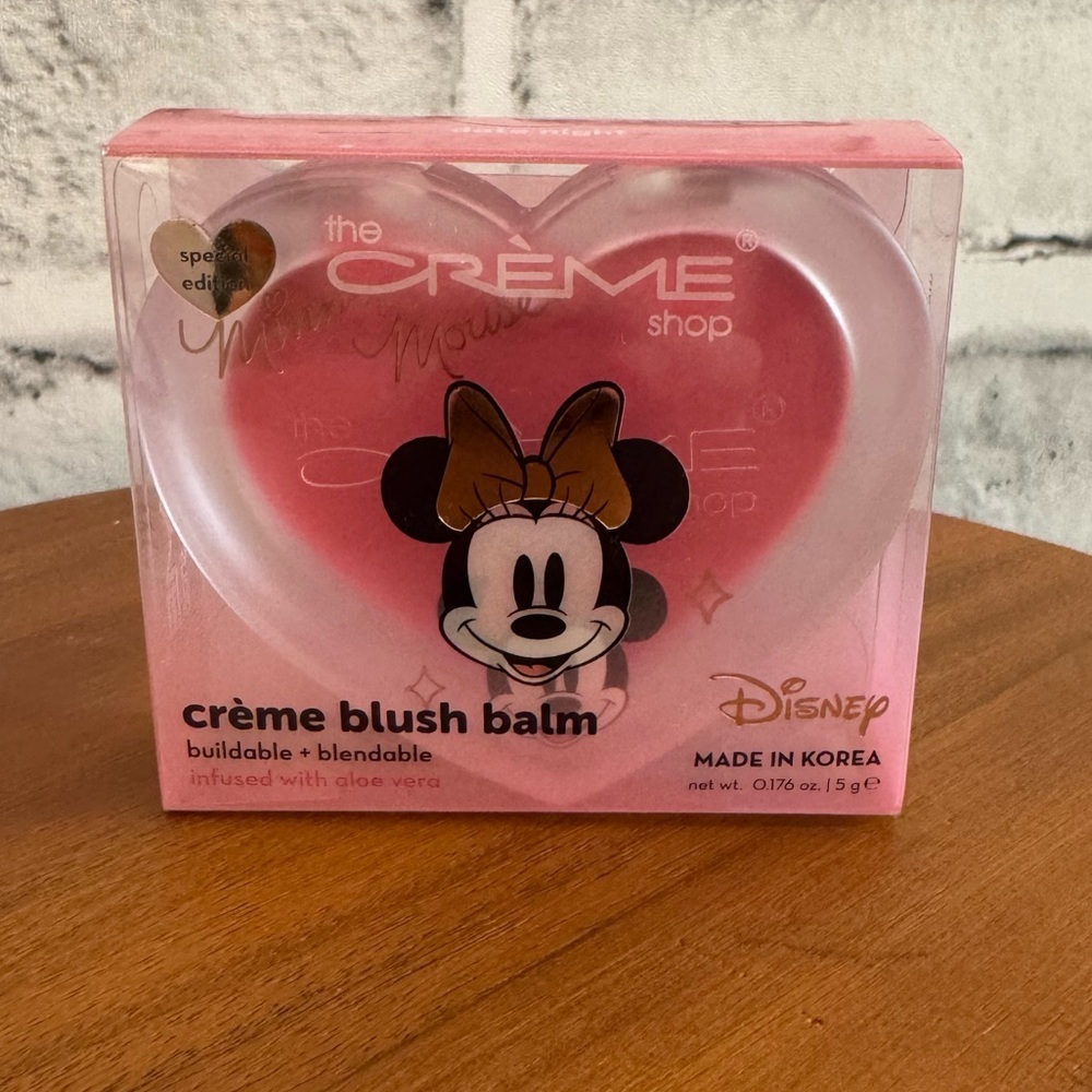 New! The Creme Shop & Disney Minnie Mouse blush bomb and makeup blender sponge - Picture 2 of 3